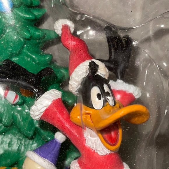 NIB Matrix Bugs Bunny and Daffy Duck Stocking Holder Collectible Looney Tunes - Picture 5 of 6